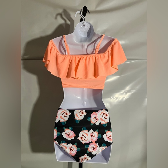 Women’s 2 Piece Bikini Swimsuit Size XSmall - Picture 2 of 2